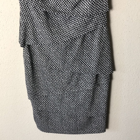 NEW Size 2 White House Black Market Instantly Slimming Black/White Sheath Dress - Picture 3 of 10